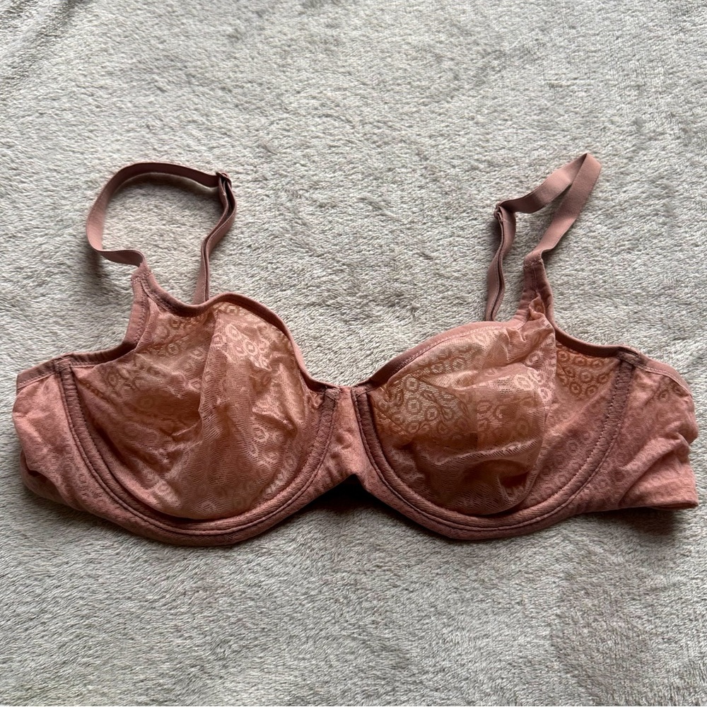 Victoria’s Secret Body by Victoria Unlined Demi Bra